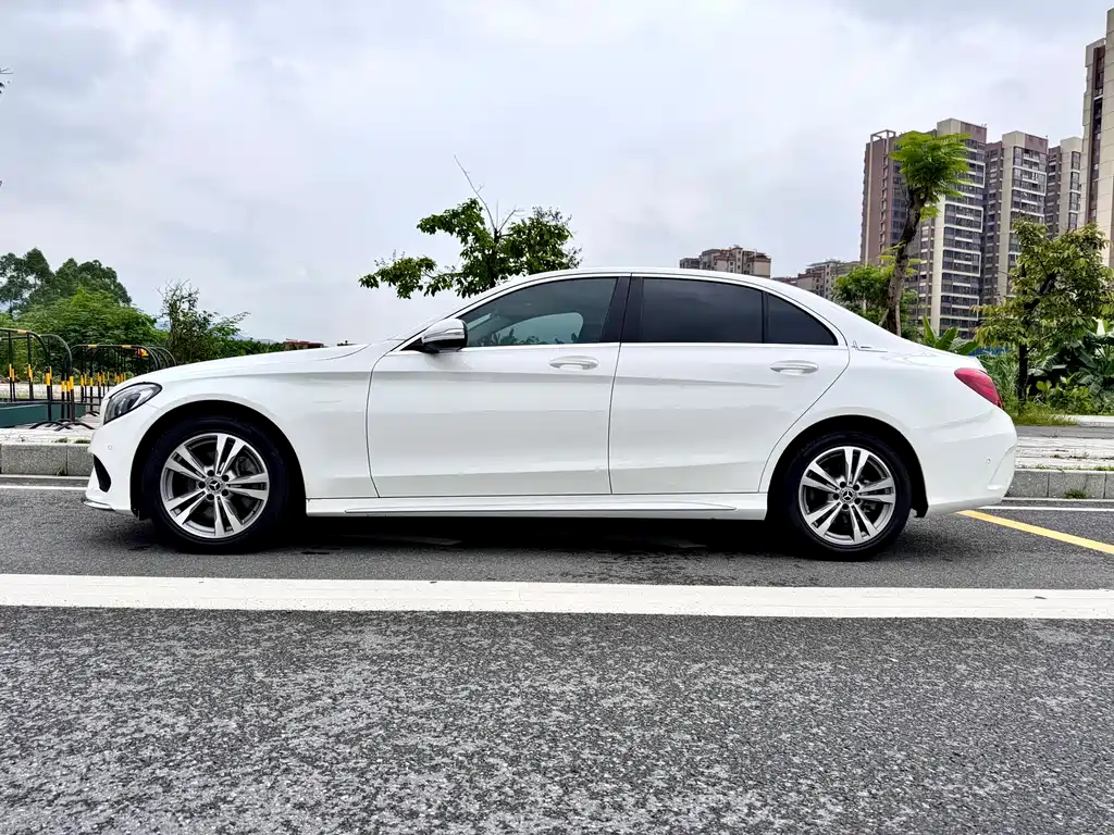 Mercedes-Benz C-Class 2018 — фото 10