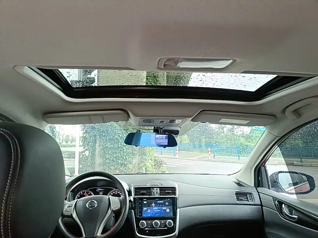 Nissan Tiida 2019 — фото 18