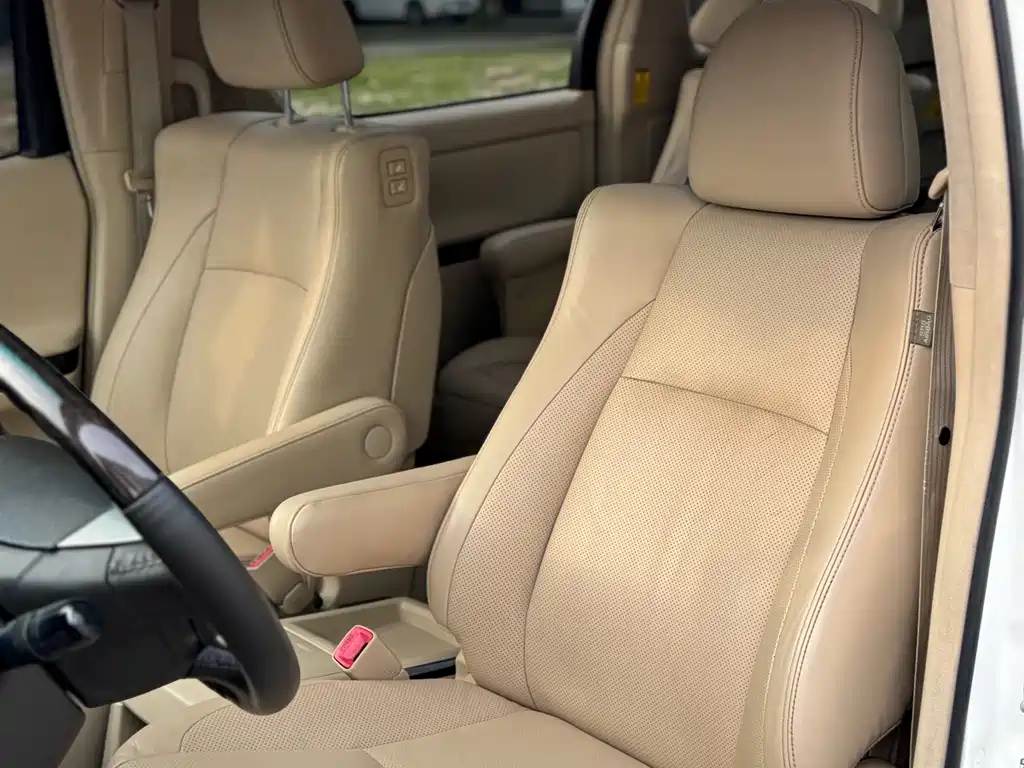Toyota Alphard 2012 — фото 14