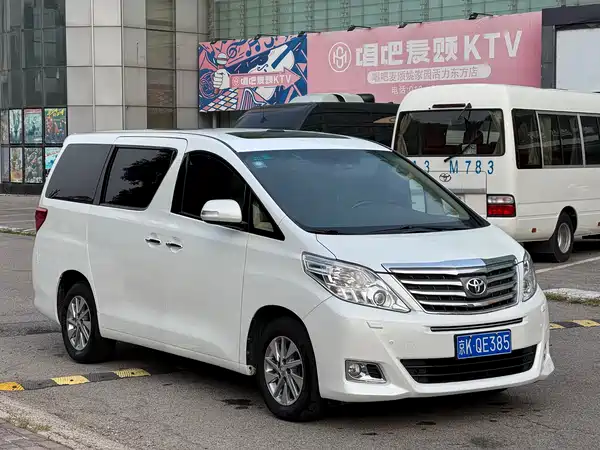 Toyota Alphard 2012