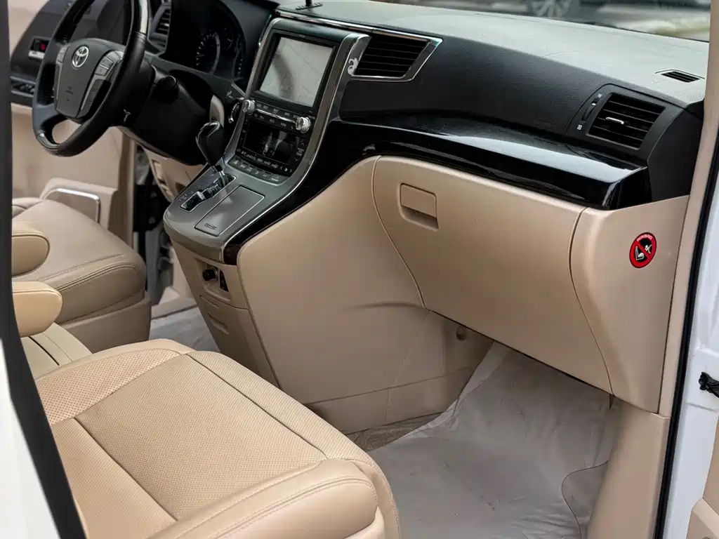 Toyota Alphard 2012 — фото 17