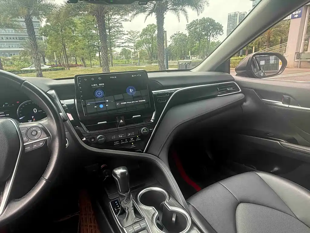 Toyota Camry 2022 — фото 13