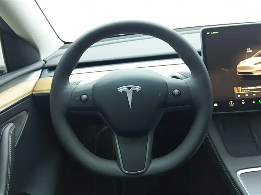 Tesla Model Y 2022 — фото 15