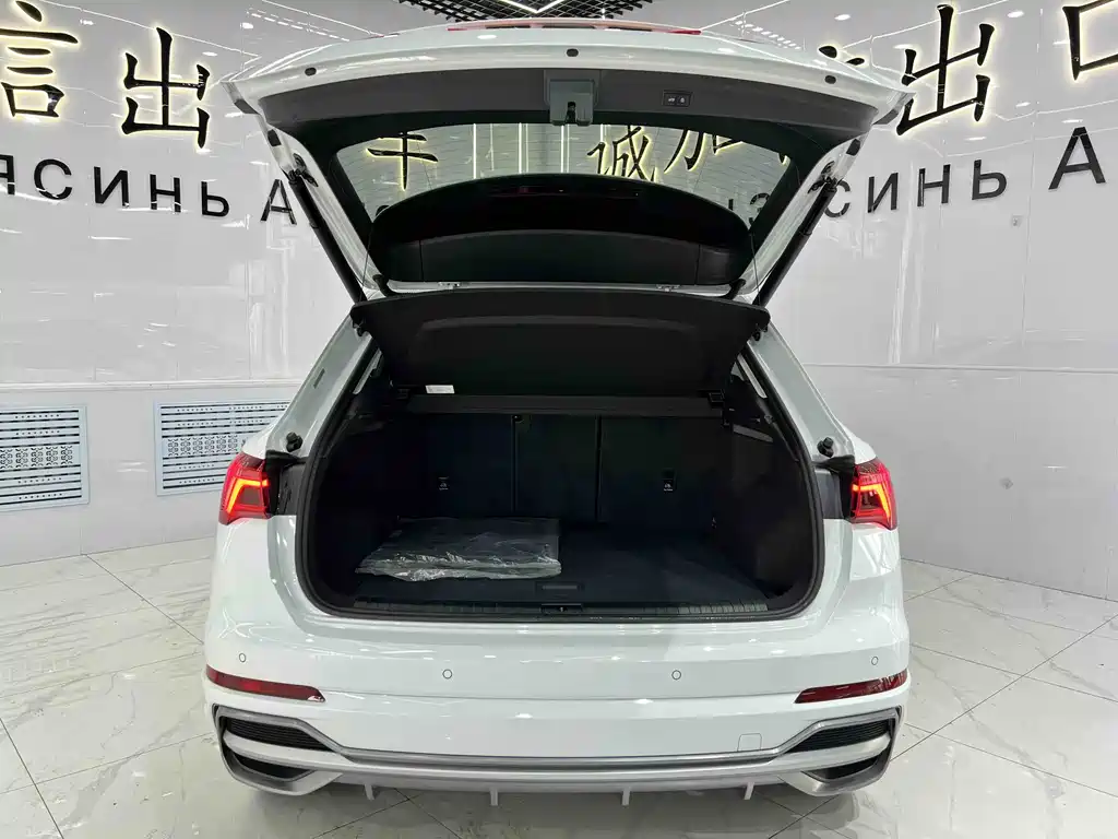 Audi Q3 2022 — фото 18