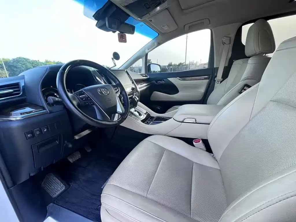 Toyota Alphard 2022 — фото 7
