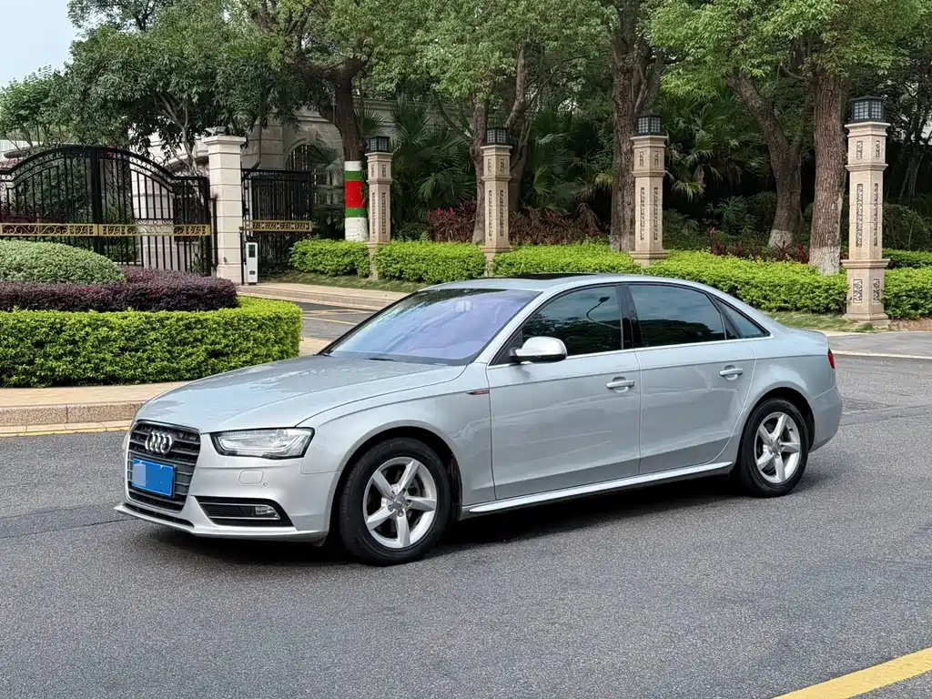 Audi A4L 2015