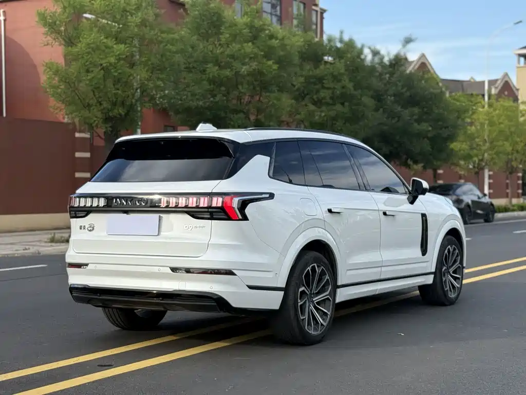 Lynk & Co 09 2024 — фото 9