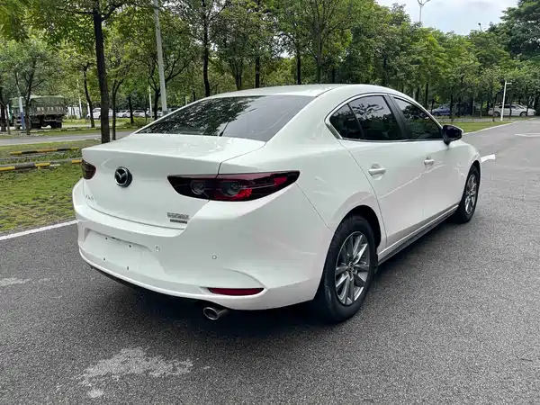 Mazda 3 Axela 2023