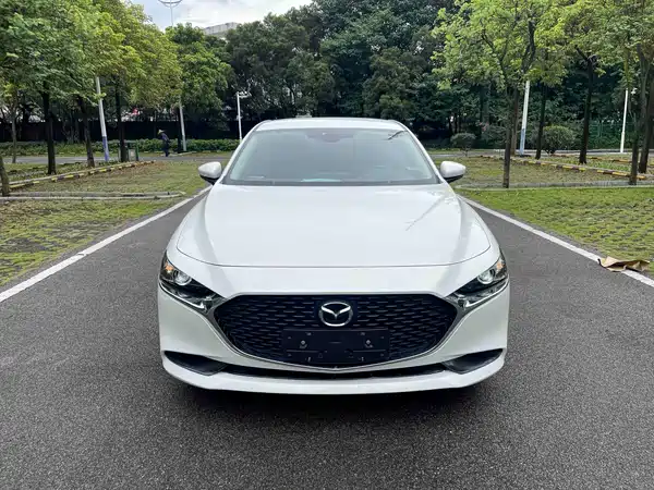 Mazda 3 Axela 2023