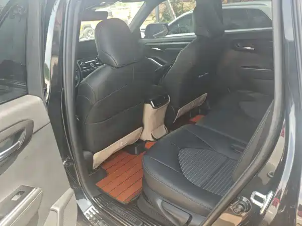 Toyota Crown Kluger 2022