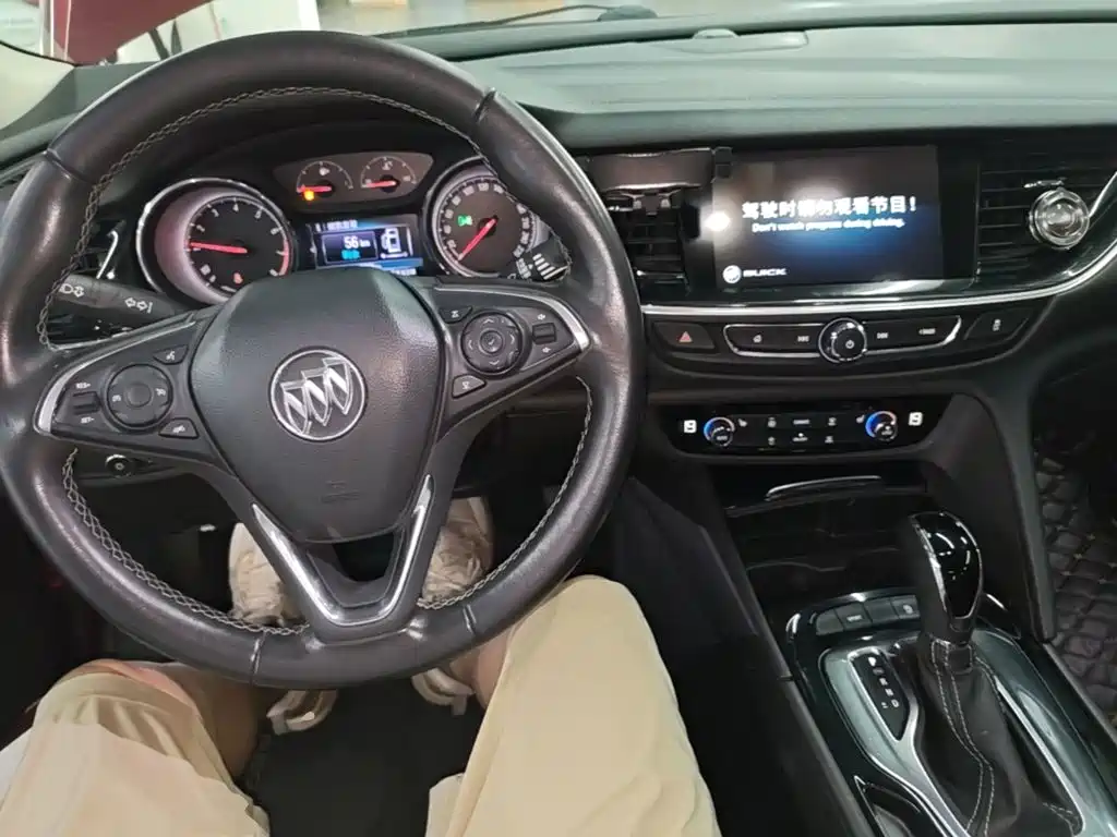 Buick Regal 2018 — фото 10