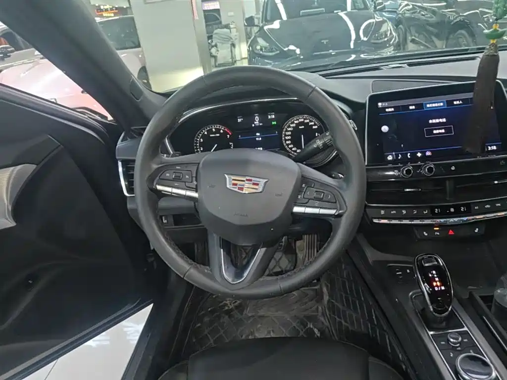 Cadillac CT5 2022 — фото 11