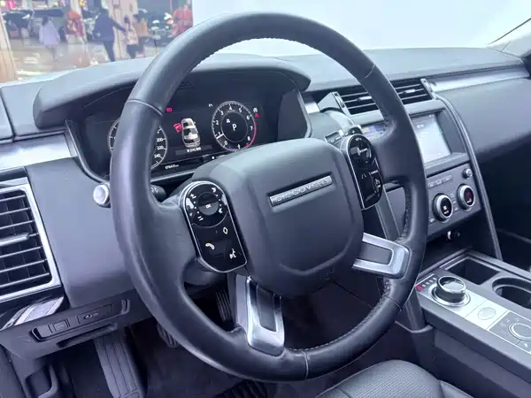 Land Rover Discovery 2020