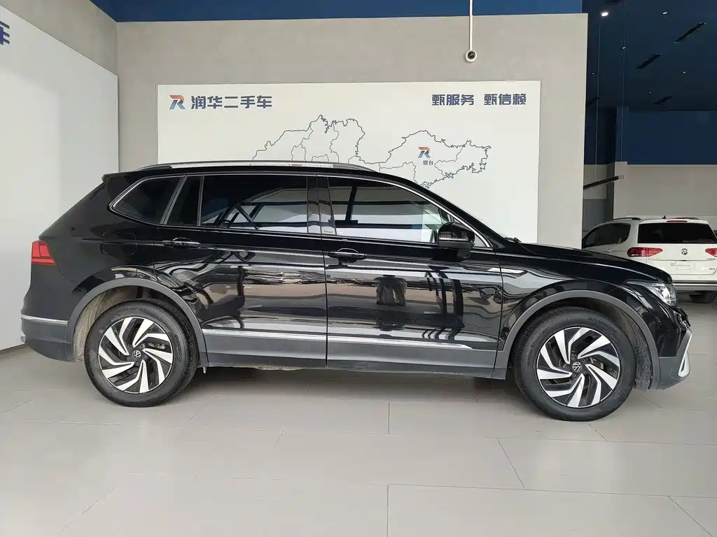 Volkswagen Tiguan L 2022