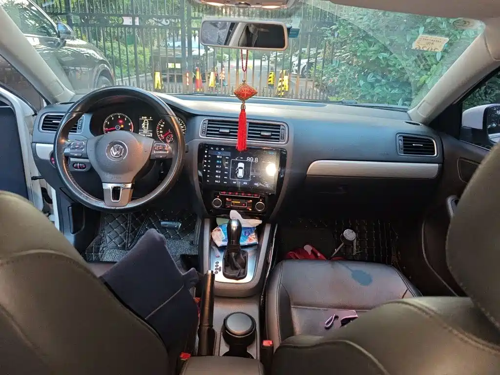 Volkswagen Sagitar 2014