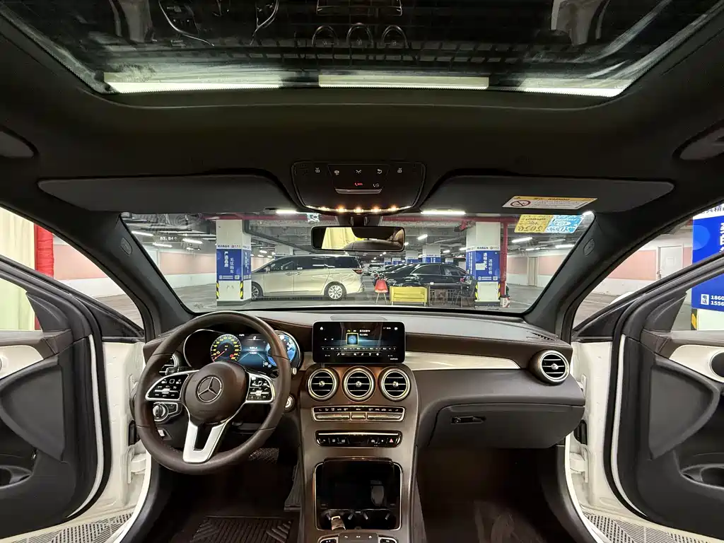 Mercedes-Benz GLC 2020 — фото 15