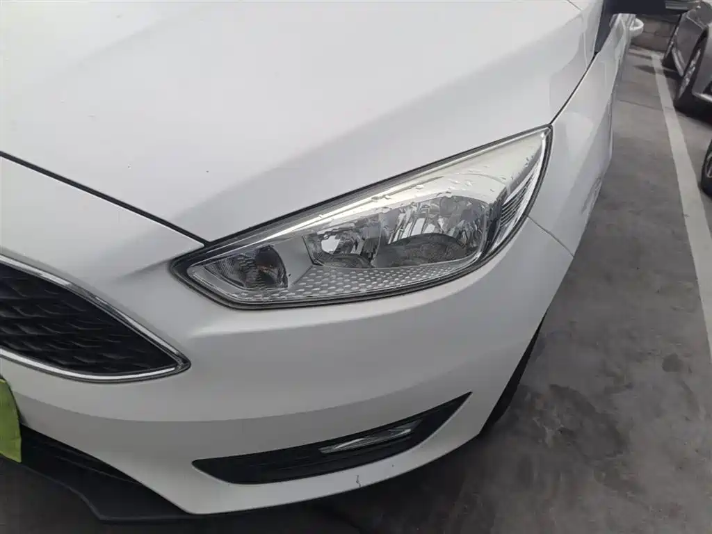 Ford Focus 2015 — фото 24