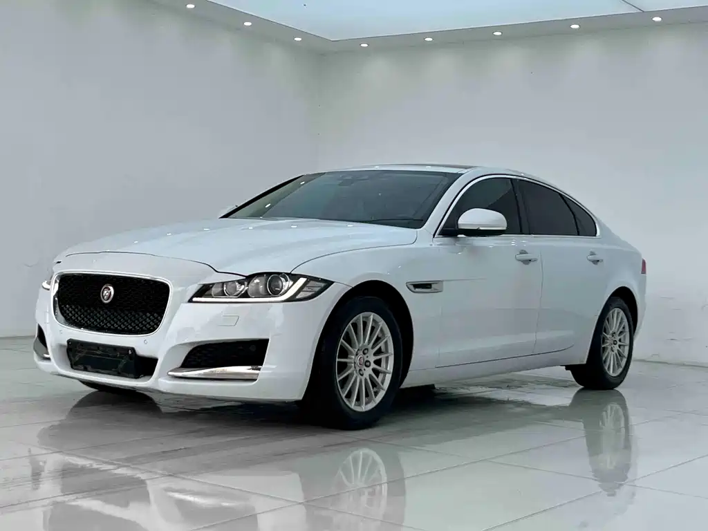 Jaguar XF 2016 — фото 3