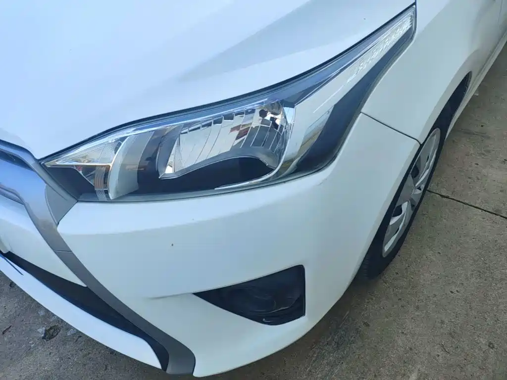 Toyota Yaris L 2015 — фото 24