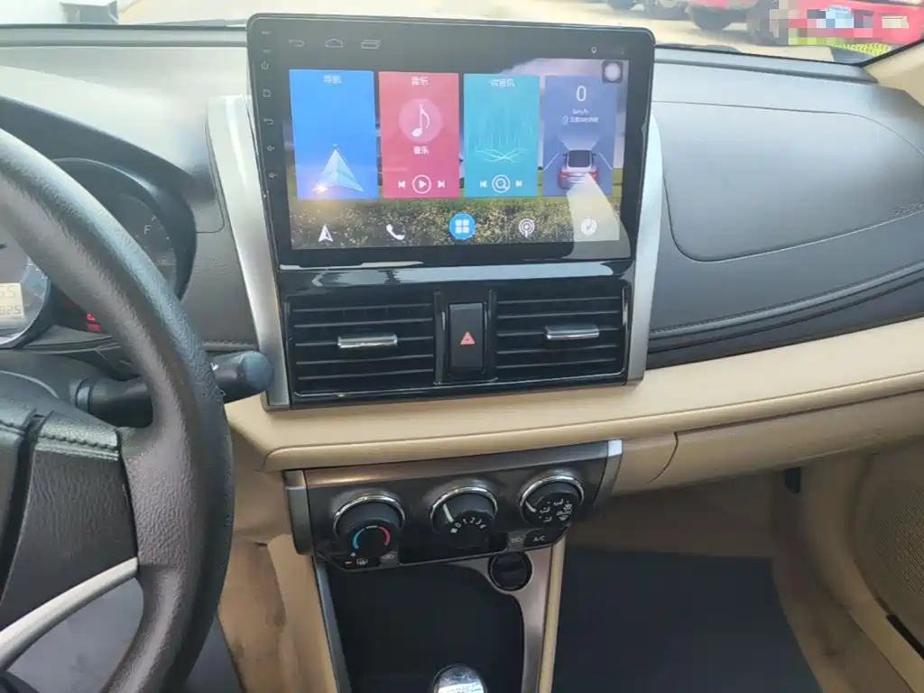 Toyota Yaris L 2015 — фото 13
