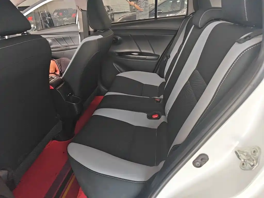 Toyota Yaris L 2020 — фото 17
