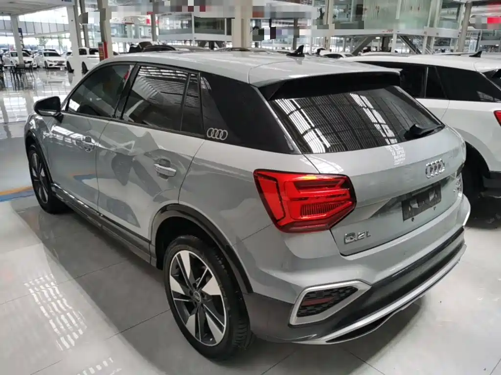 Audi Q2L 2023