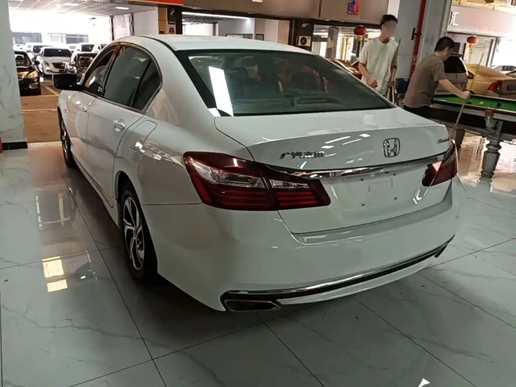 Honda Accord 2018 — фото 5