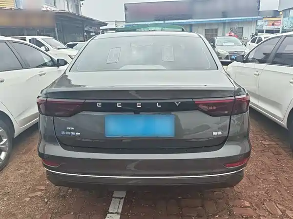 Geely Emgrand 2023