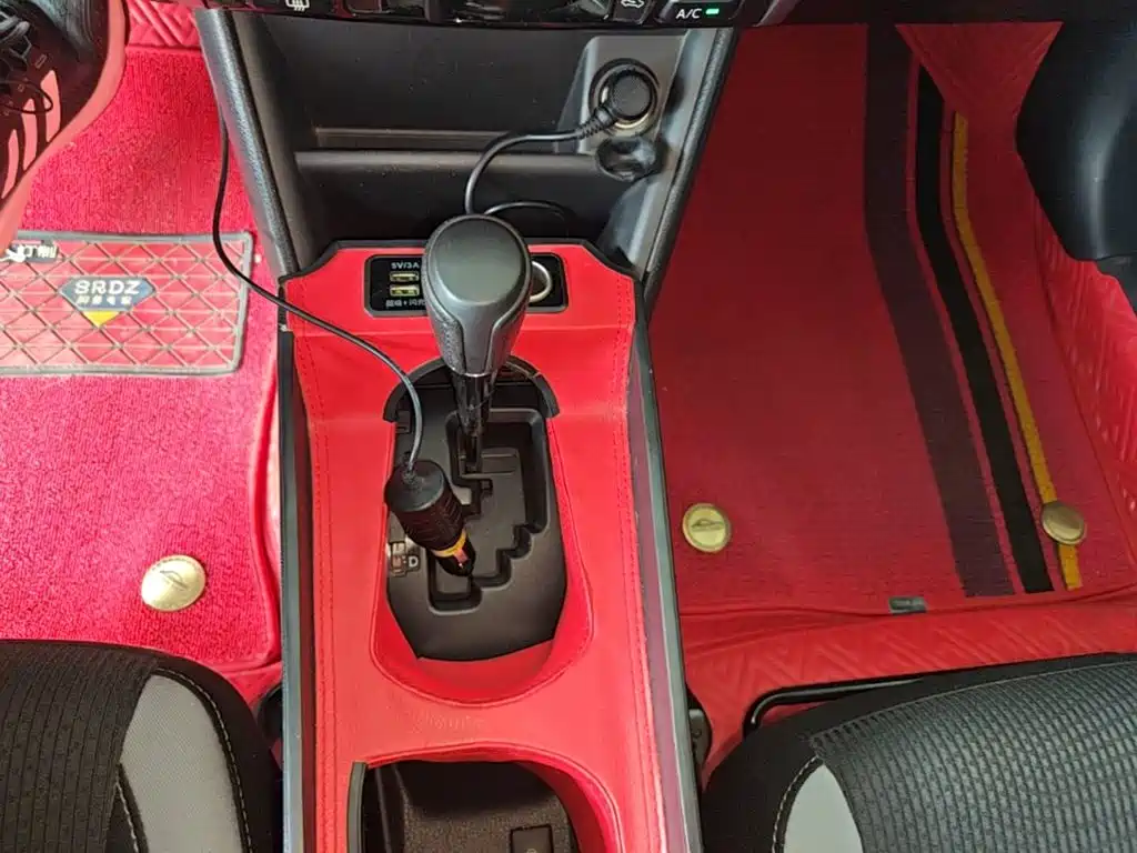 Toyota Yaris L 2020 — фото 14