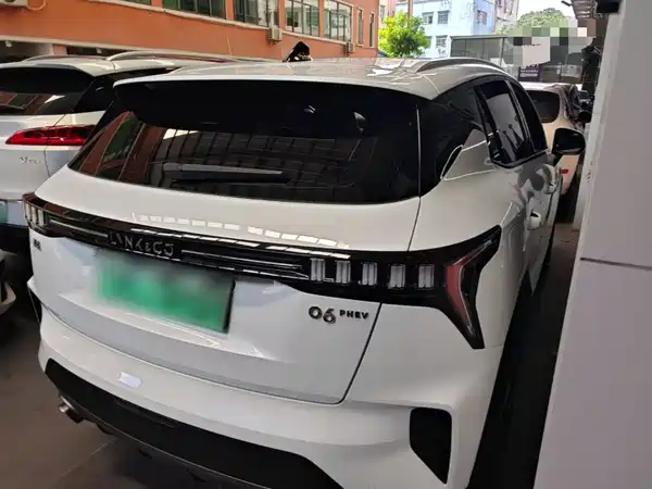 Lynk & Co 06 EM-P 2022