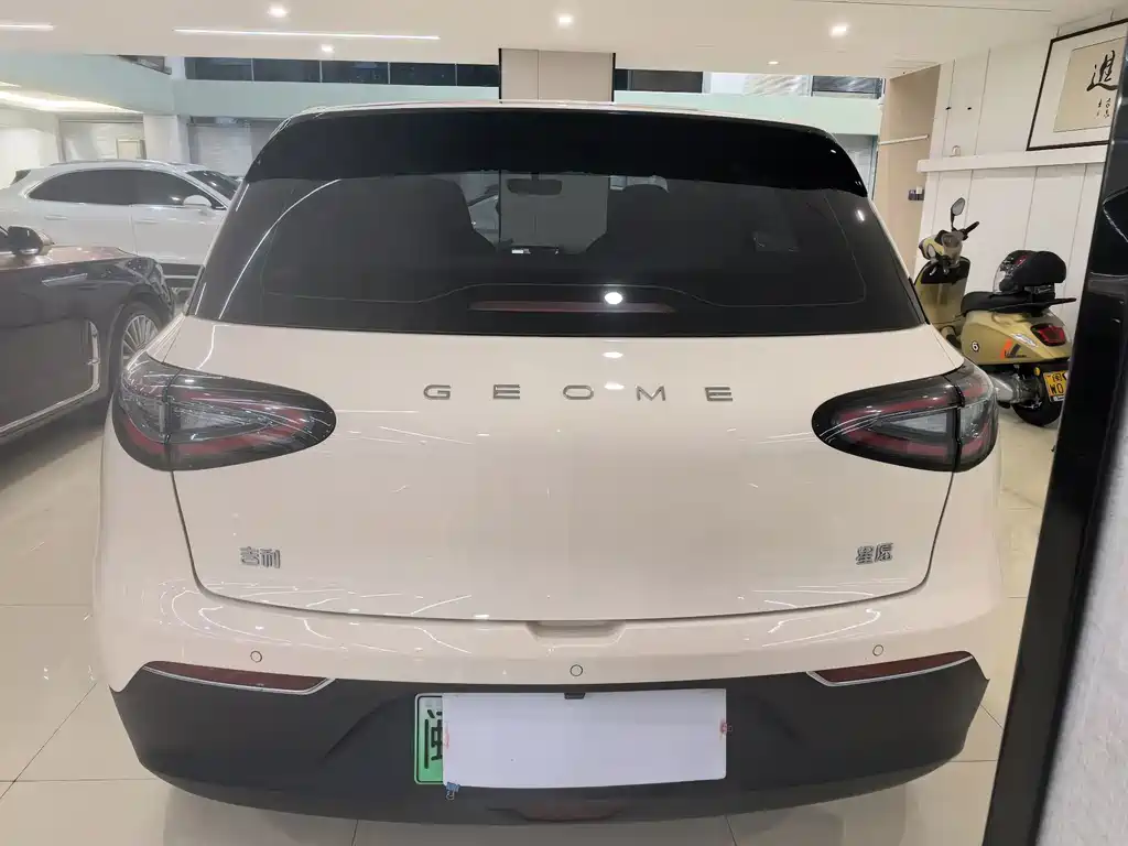 Geely Galaxy Starwish 2025 — фото 6