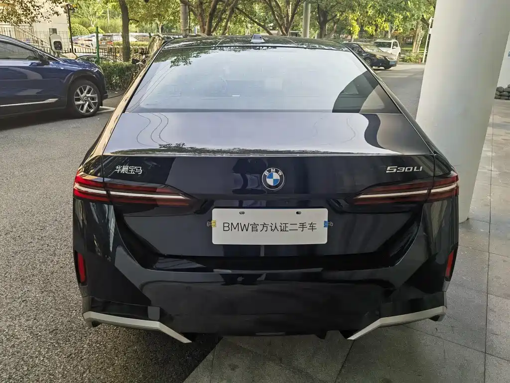 BMW 5 Series 2025