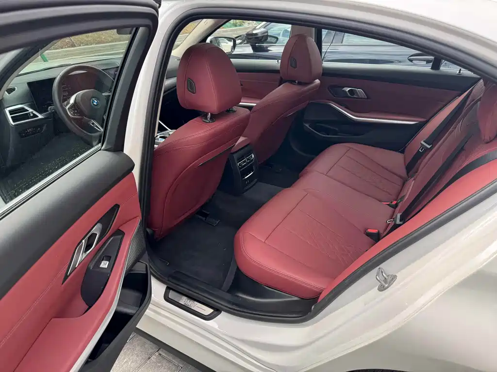 BMW i3 2025 — фото 10