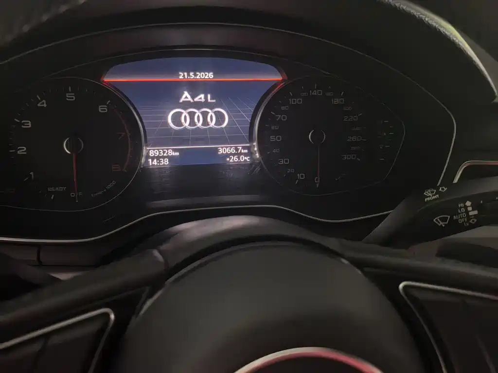 Audi A4L 2018 — фото 3