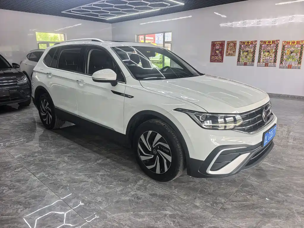 Volkswagen Tiguan L 2023