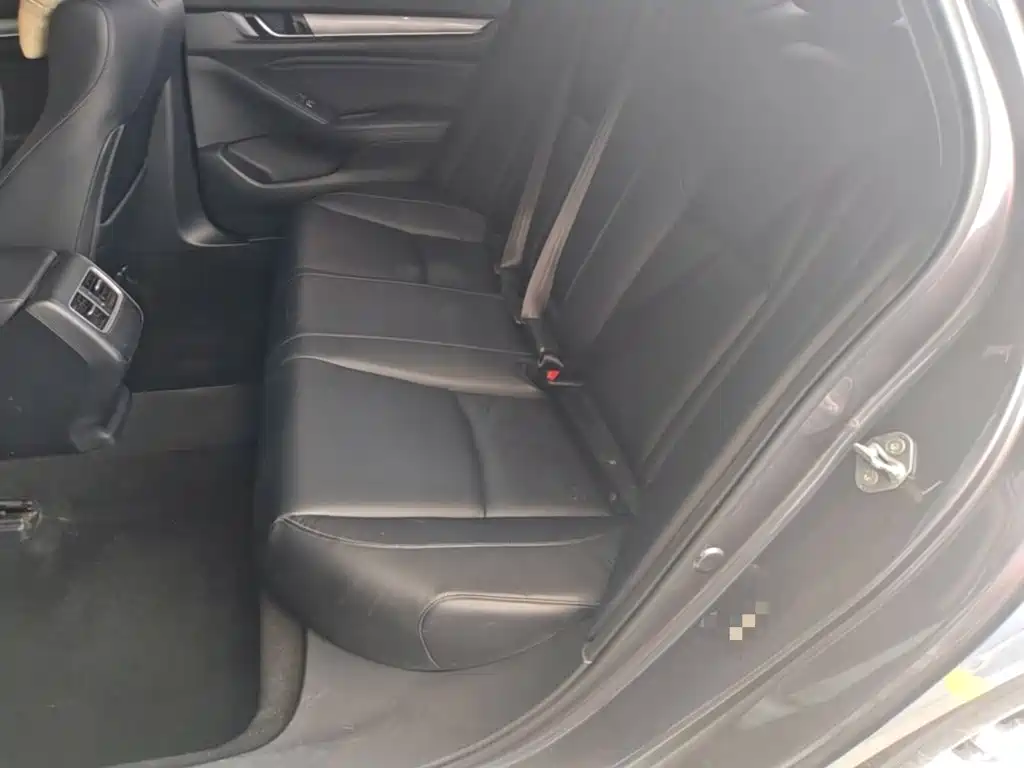 Honda Accord 2020 — фото 17