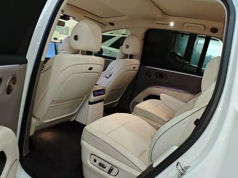 Li Auto i8 2026