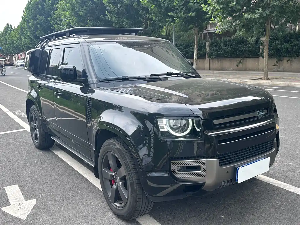 Land Rover Defender 2025