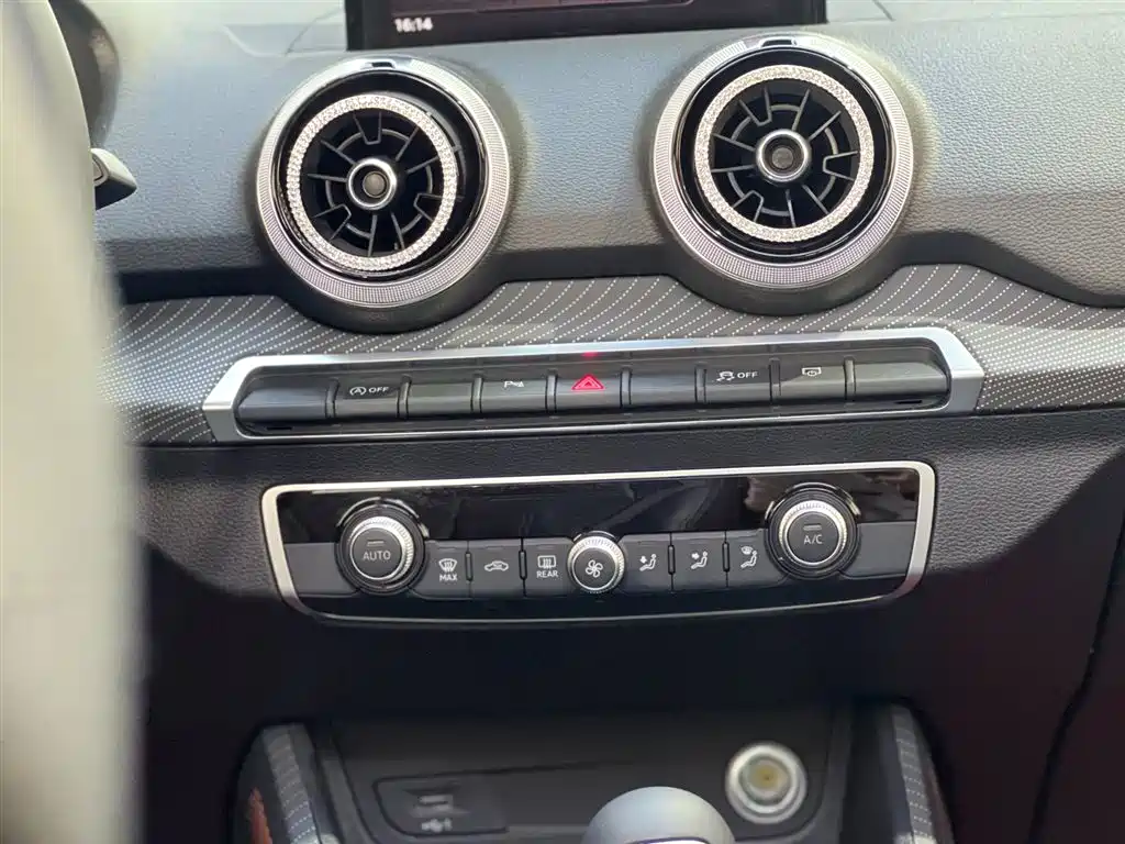 Audi Q2L 2023 — фото 13