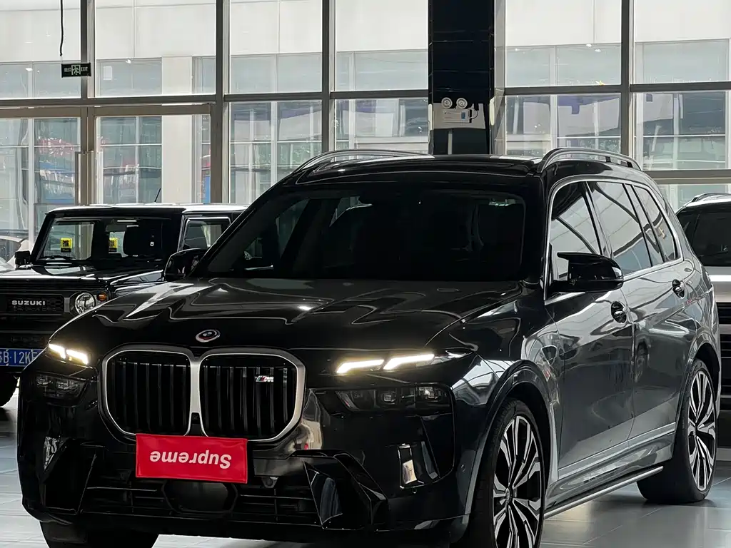 BMW X7 2023 — фото 1
