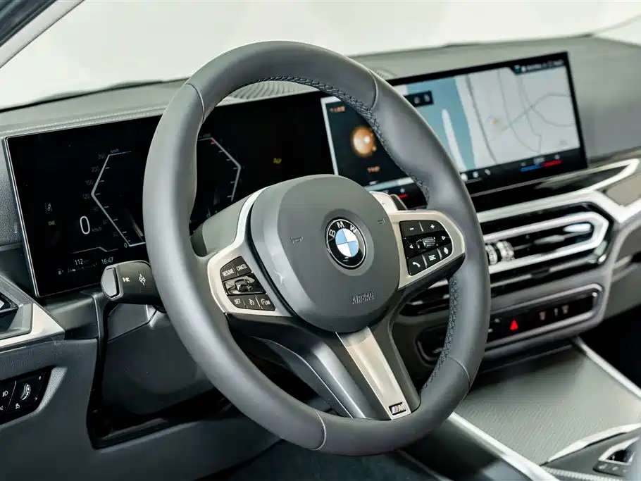 BMW 3 Series 2025 — фото 11
