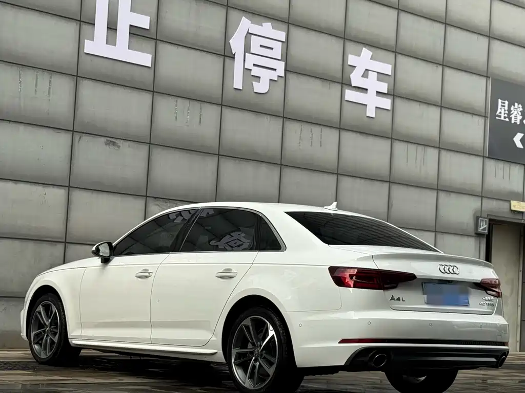 Audi A4L 2018 — фото 24