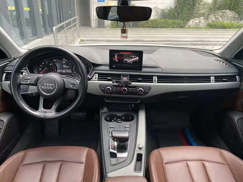 Audi A4L 2019