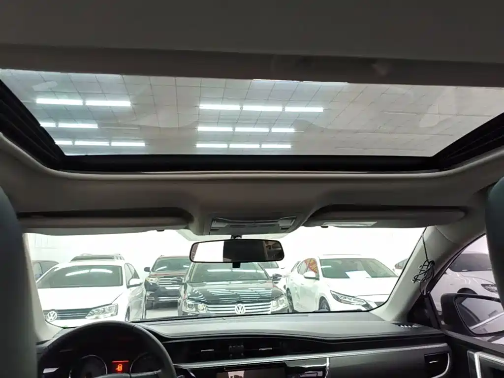 Toyota Corolla 2015 — фото 18