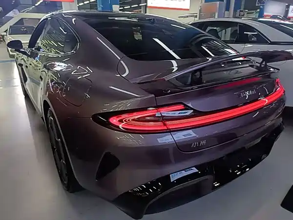 Xiaomi SU7 2025
