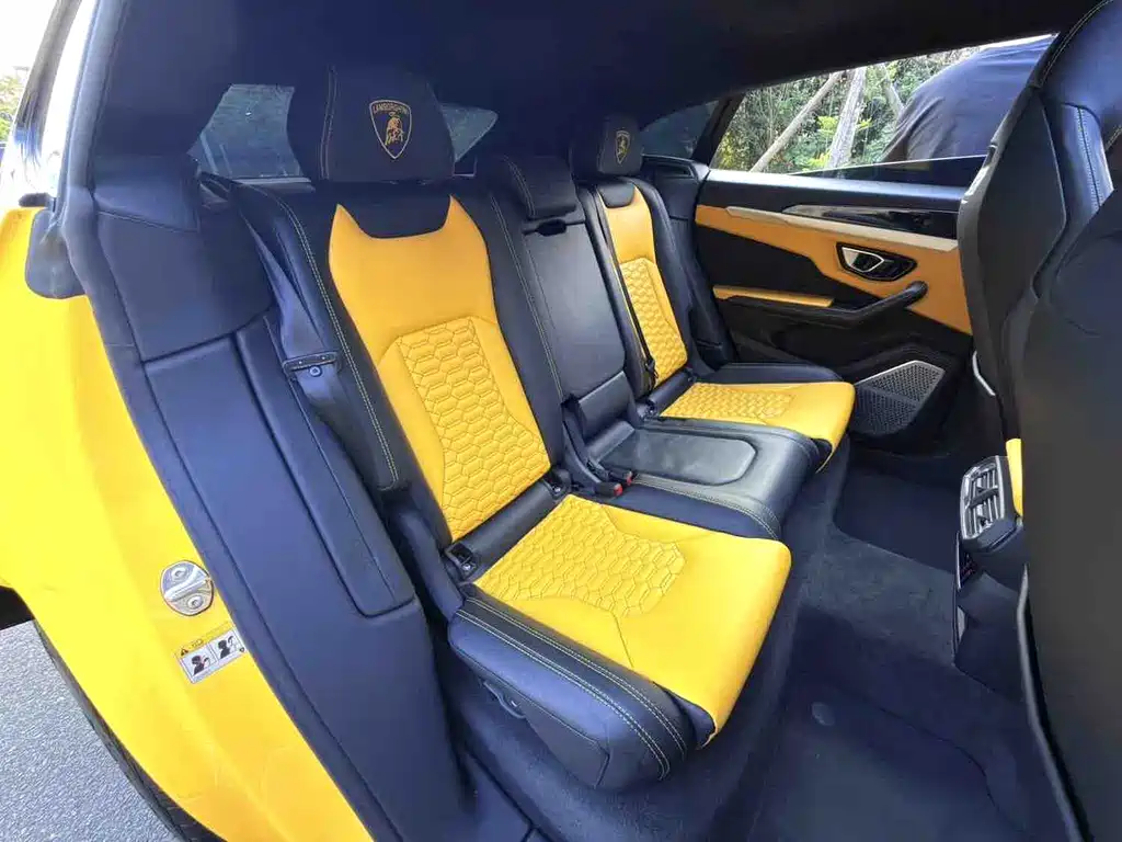 Lamborghini Urus 2022 — фото 15