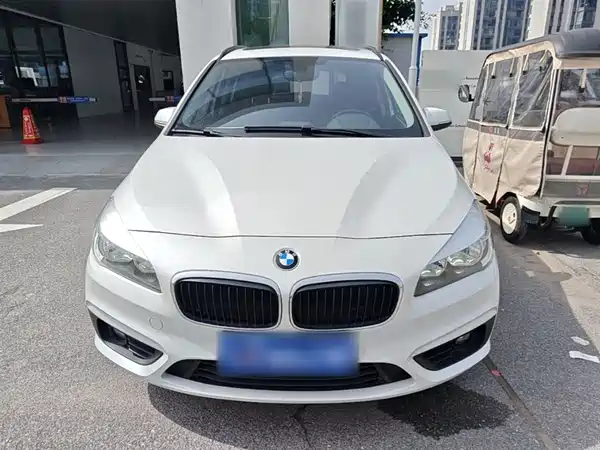 BMW 2 Series Wagon 2015