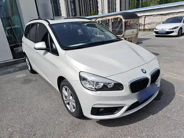 BMW 2 Series Wagon 2015
