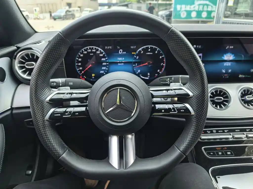 Mercedes-Benz E-Class 2023 — фото 13
