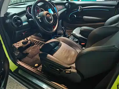 MINI MINI 2022